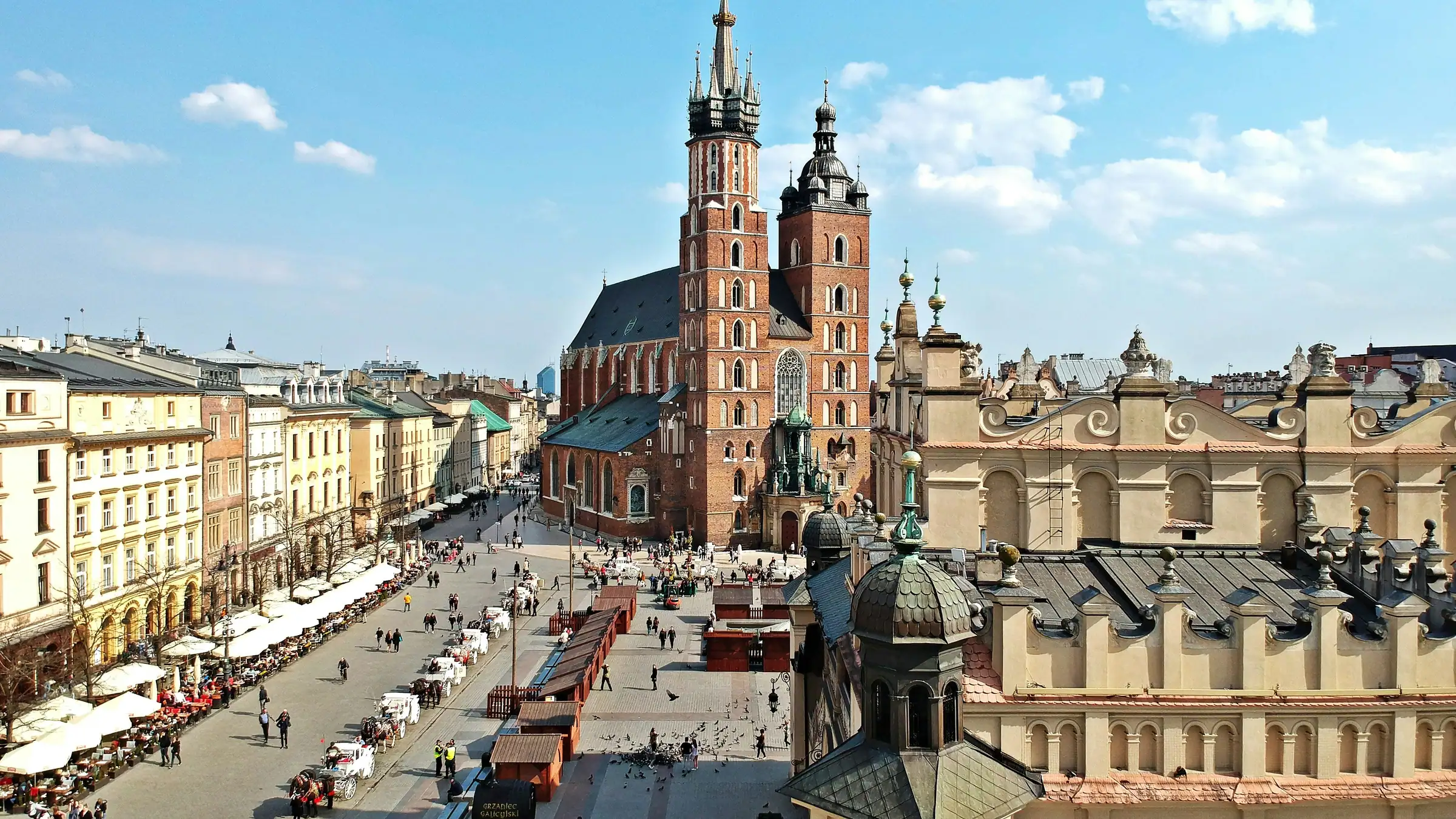 Rynek Główny w Krakowie z Bazyliką Mariacką