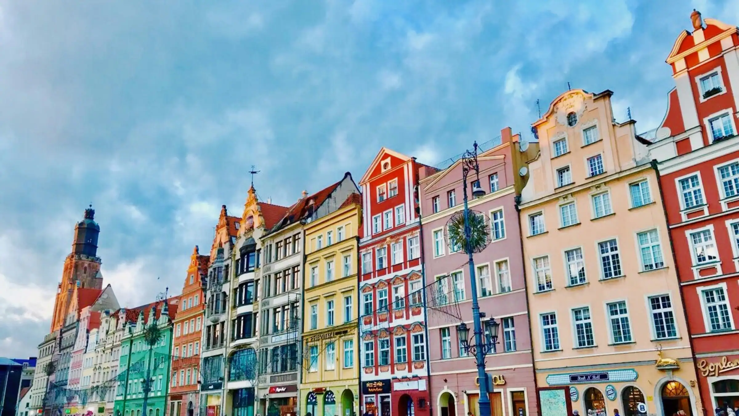 Kolorowe kamienice na Rynku we Wrocławiu